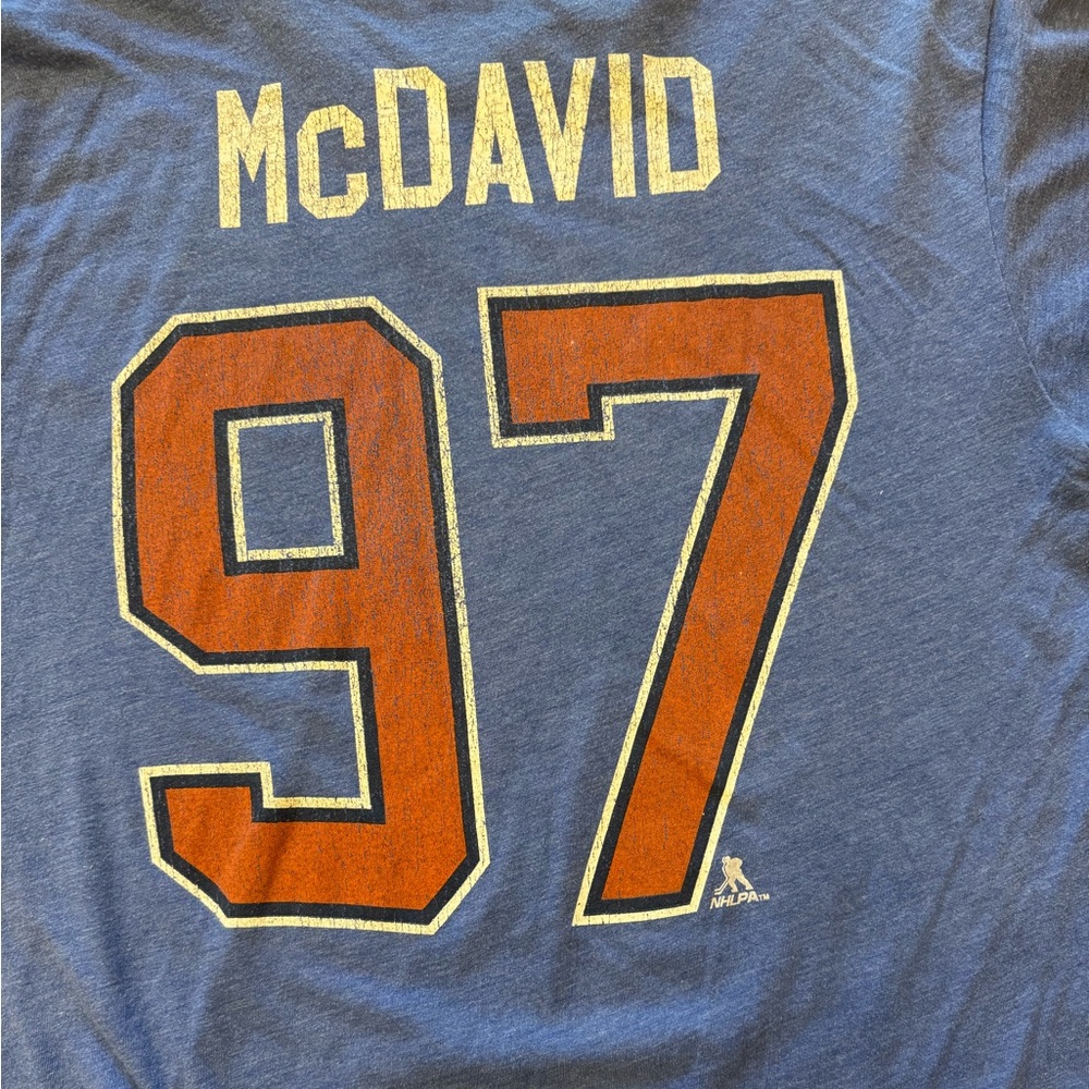 Oilers Connor McDavid Tee Shirt - Picture 5 of 5